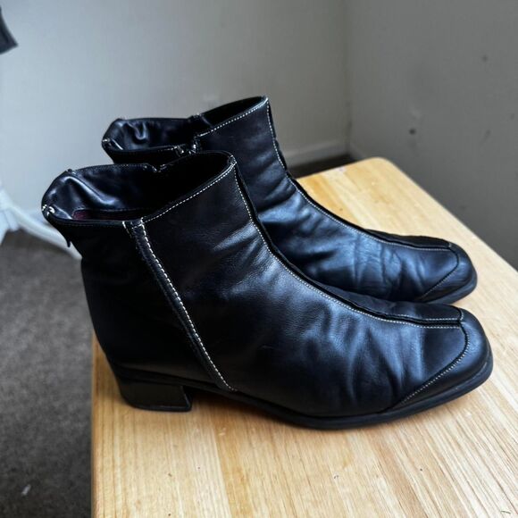 Reclaimed-vintage Women's Black and Black Boots - Picture 2 of 6